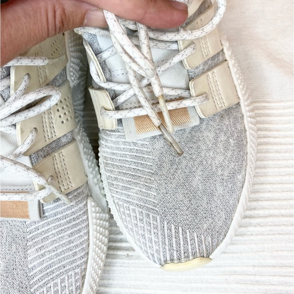 White Adidas Propheres - Picture 10 of 16